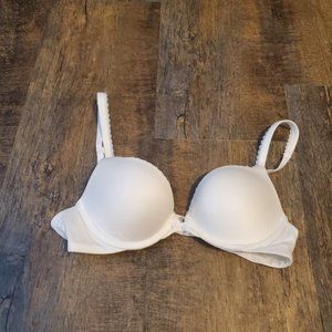 Victoria's Secret Body by Victoria Push-Up 34B.